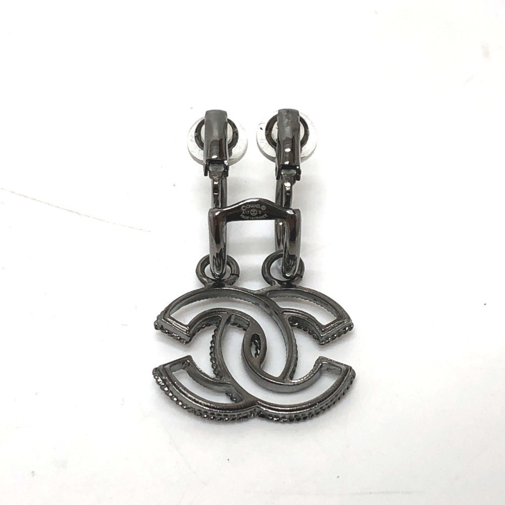 CHANEL Authentic Black Logo Earrings - Picture 2 of 9